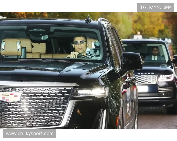 C罗回归曼联!滕哈赫的战术密码与更衣室动态大揭秘,滕哈格曼联